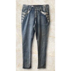 *NWT Womens UWD Jeans SZ-13 Medium Wash - Distressed -Soft Denim LOGO*